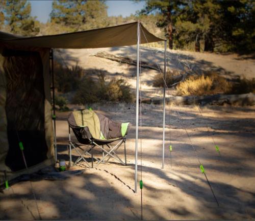 Awning Pole Kit (2 x Poles, Ropes and Pegs to suit Awning Rooms / IRONMAN4X4