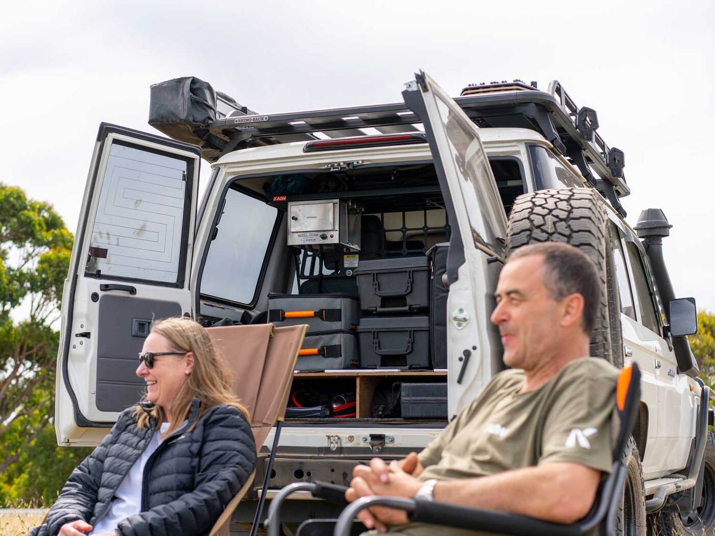 Light Cargo & Pet Barrier to suit Toyota LandCruiser LC76