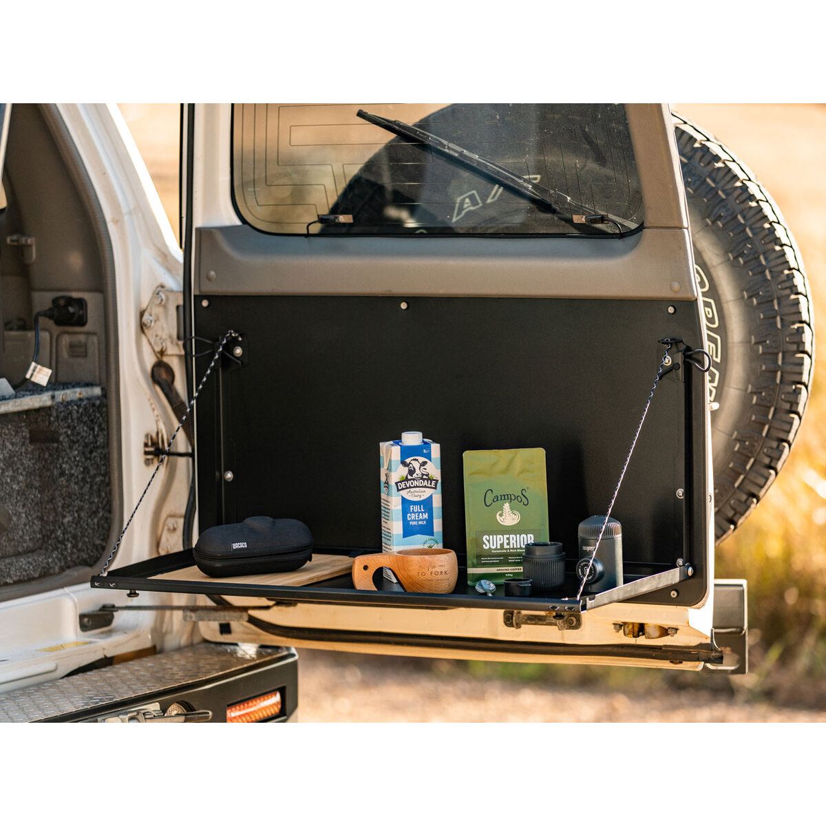 جدول منسدلة للباب الخلفي وبطاقات الأبواب لتناسب نيسان باترول Y61 GU