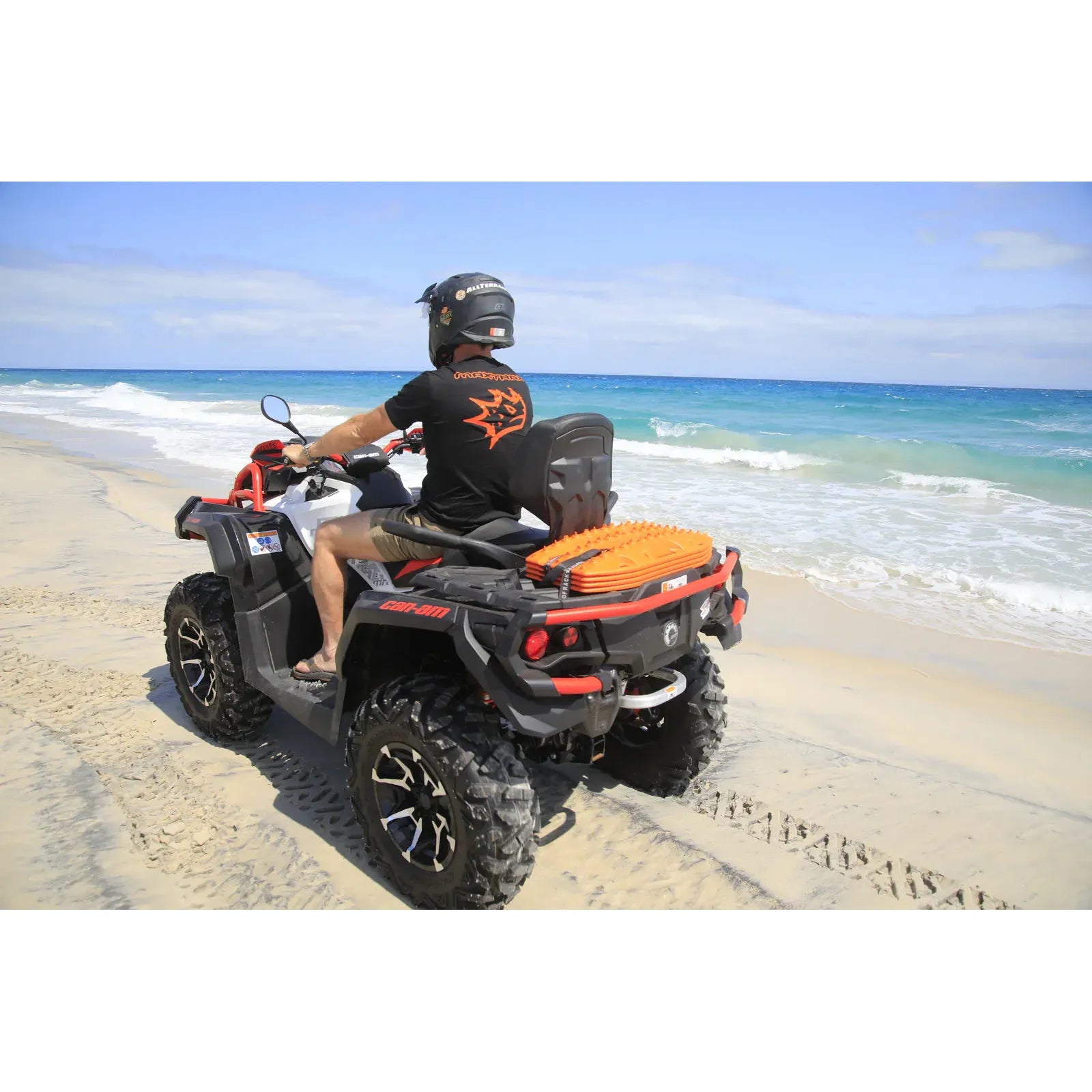 مجموعة MAXTRAX Mini وJaxbase باللون البرتقالي المميز