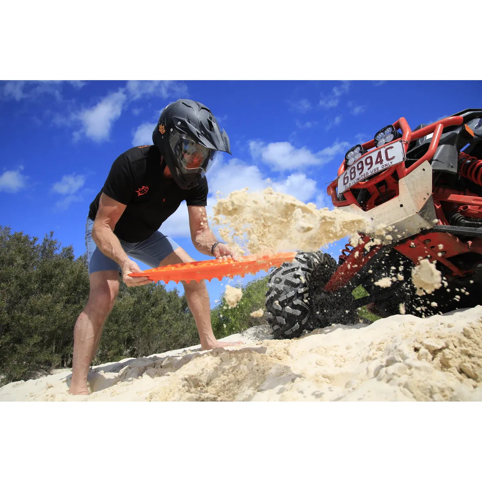 مجموعة MAXTRAX Mini وJaxbase باللون البرتقالي المميز