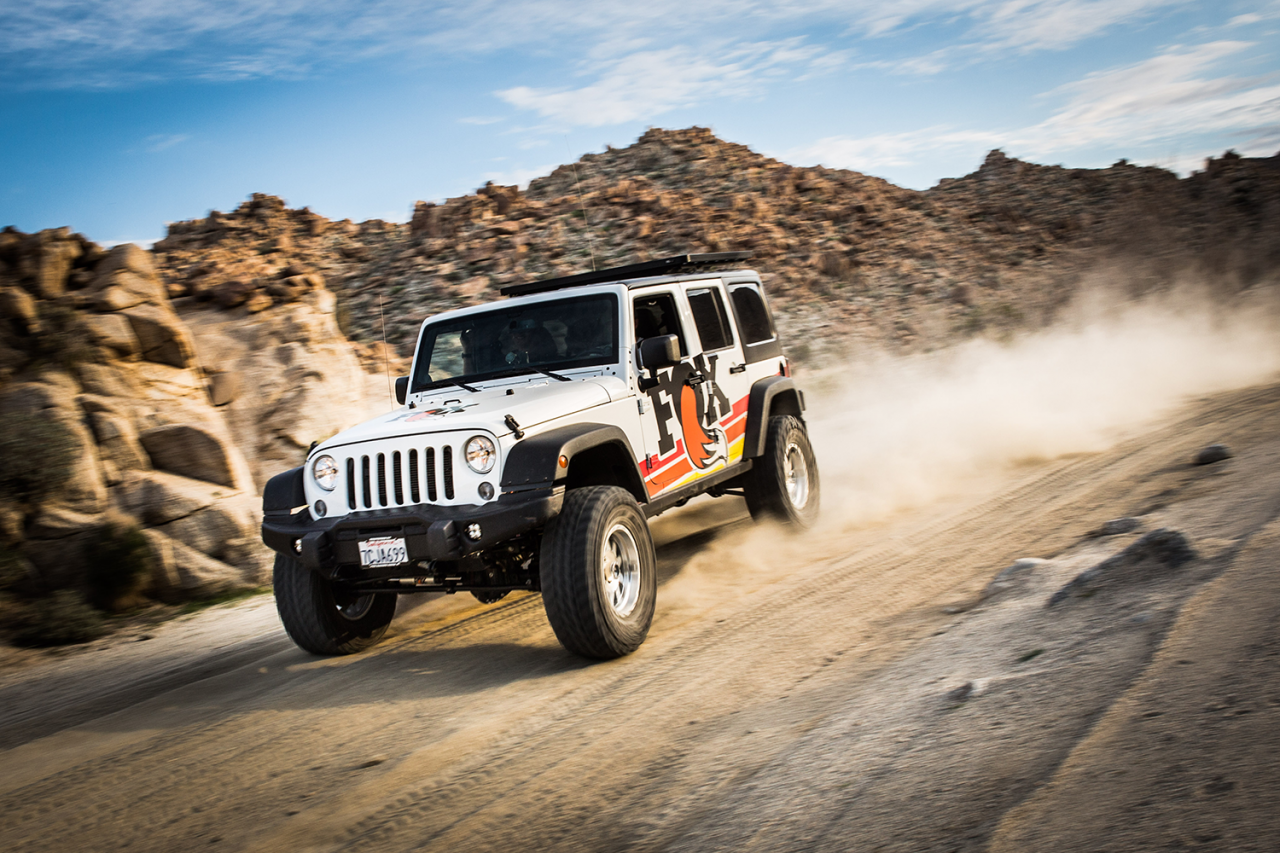 ممتص صدمات خلفي FOX 2.0 JEEP WRANGLER JL من سلسلة الأداء الخلفي 2-3 بوصات