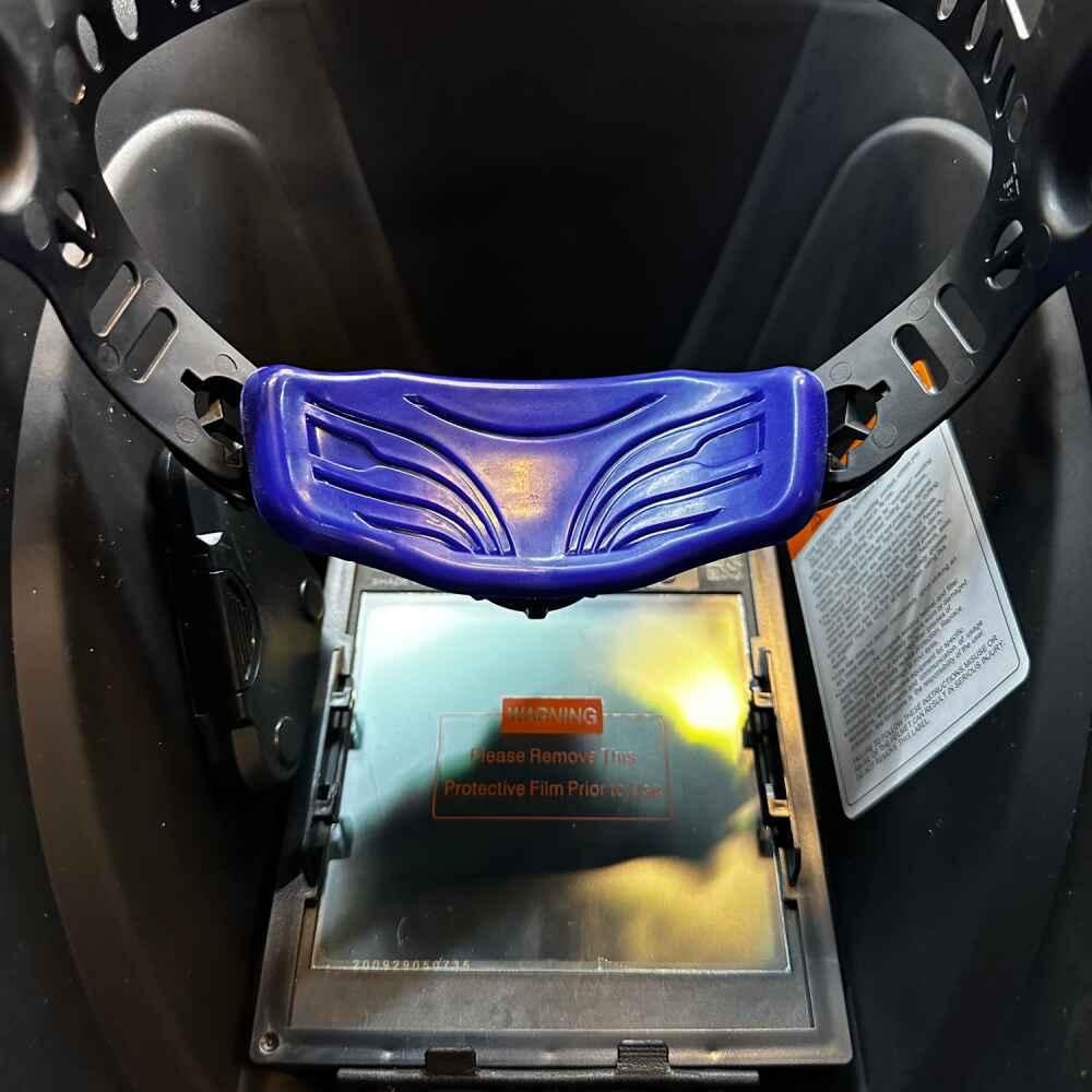 QK self-darkening welding helmet inner view