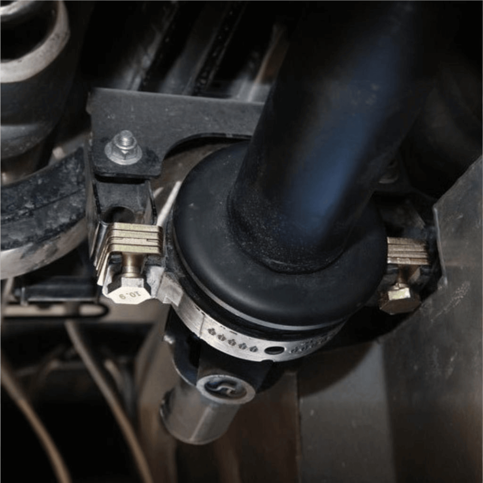 Mitsubishi L200 2015+ Center Bearing Spacer Kit