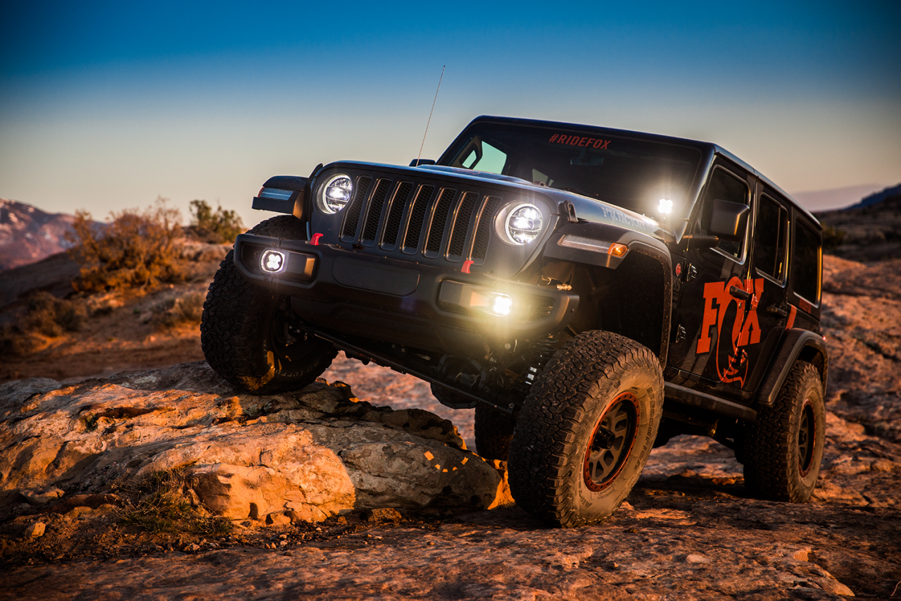FOX 2.0" JEEP WRANGLER JL REAR 2-3" PERFORMANCE SERIES RESERVOIR SHOCK