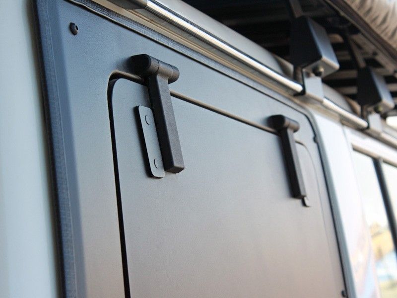 TOYOTA LAND CRUISER 76 GULLWING WINDOW / RIGHT HAND SIDE ALUMINIUM - BY FRONT RUNNER